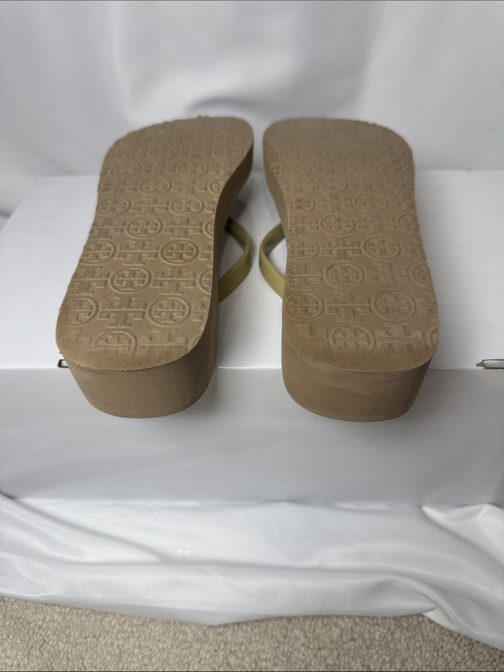 Tory Burch Khaki Thin Wedge Platform Flip Flops Size 8.5 - Picture 8 of 9